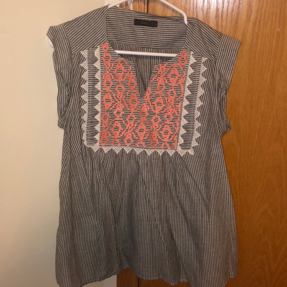 Large grey top worn once and in great condition!